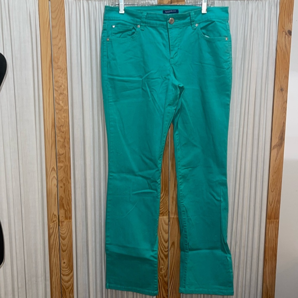 Bandolino Samantha Teal Straight Leg jeans. Lightweight. Size 8. EUC.